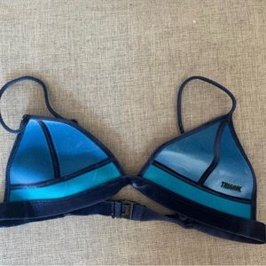 Tryangl bikini top